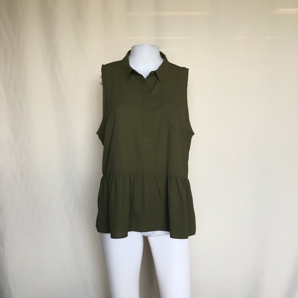 Ladies sleeveless blouse from American Eagle